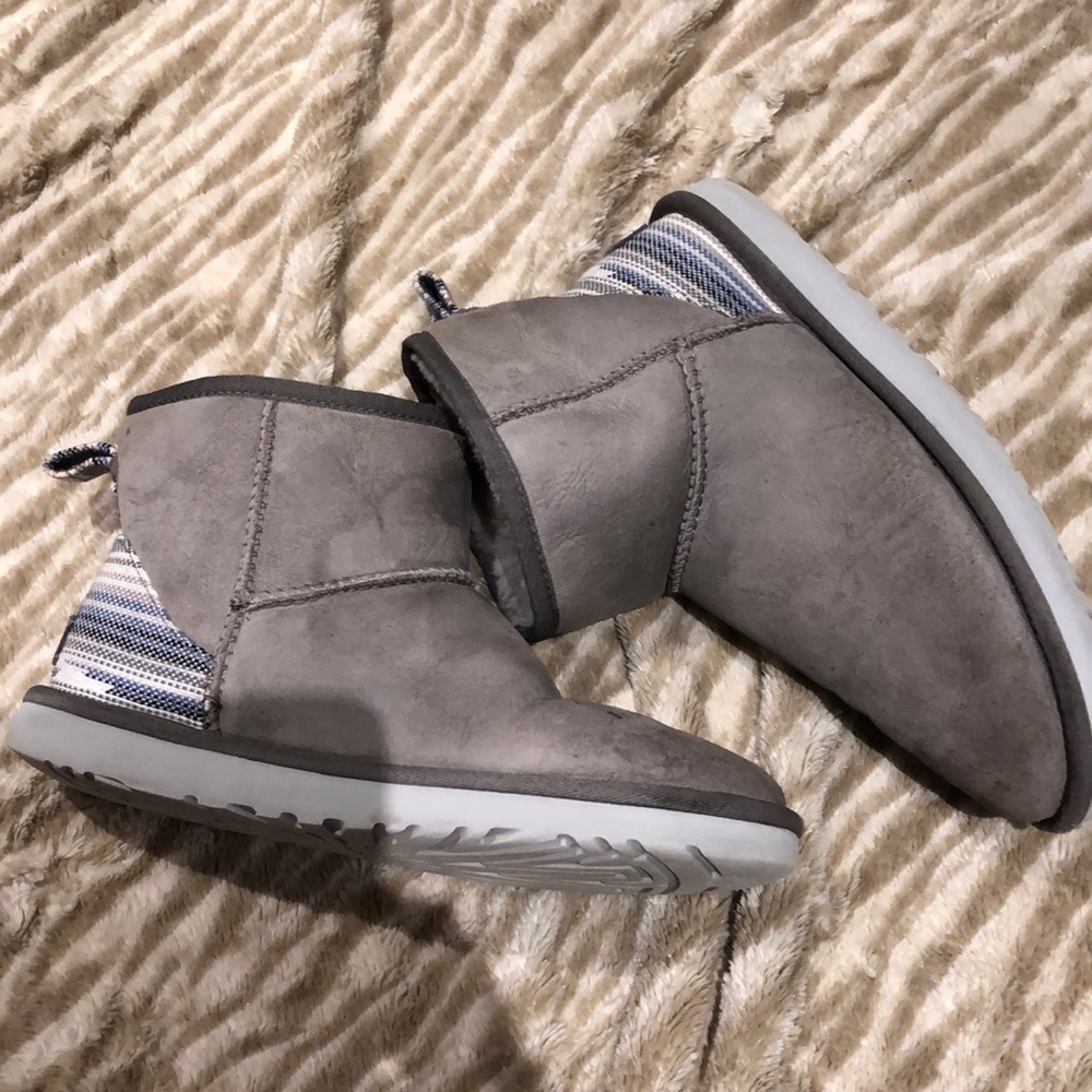 Cute Grey Bailey UGG Boots